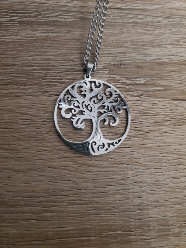 Collier – Arbre de Vie : Harmonie et Épanouissement