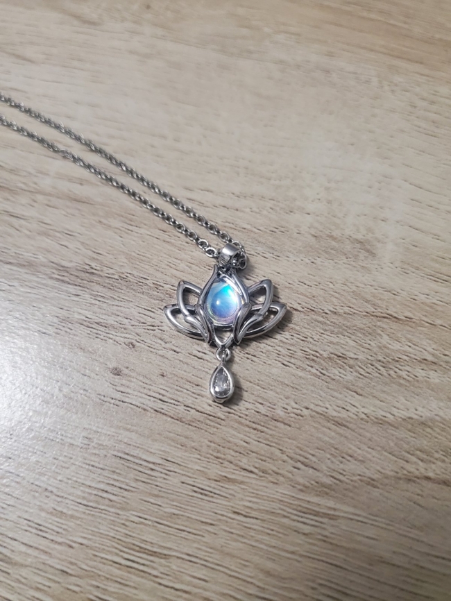 Collier argenté Fleur de Lotus